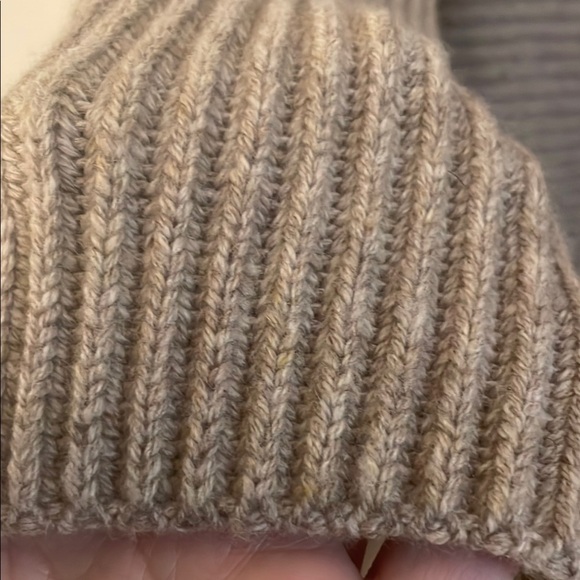 The Row Romie Top Beige Chunky Knit Shrug Poncho Size M/L NWT - Picture 4 of 13